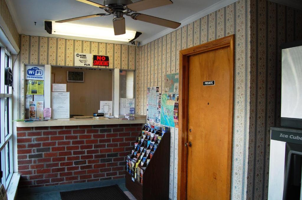 Towne Motel Alexandria Exterior photo
