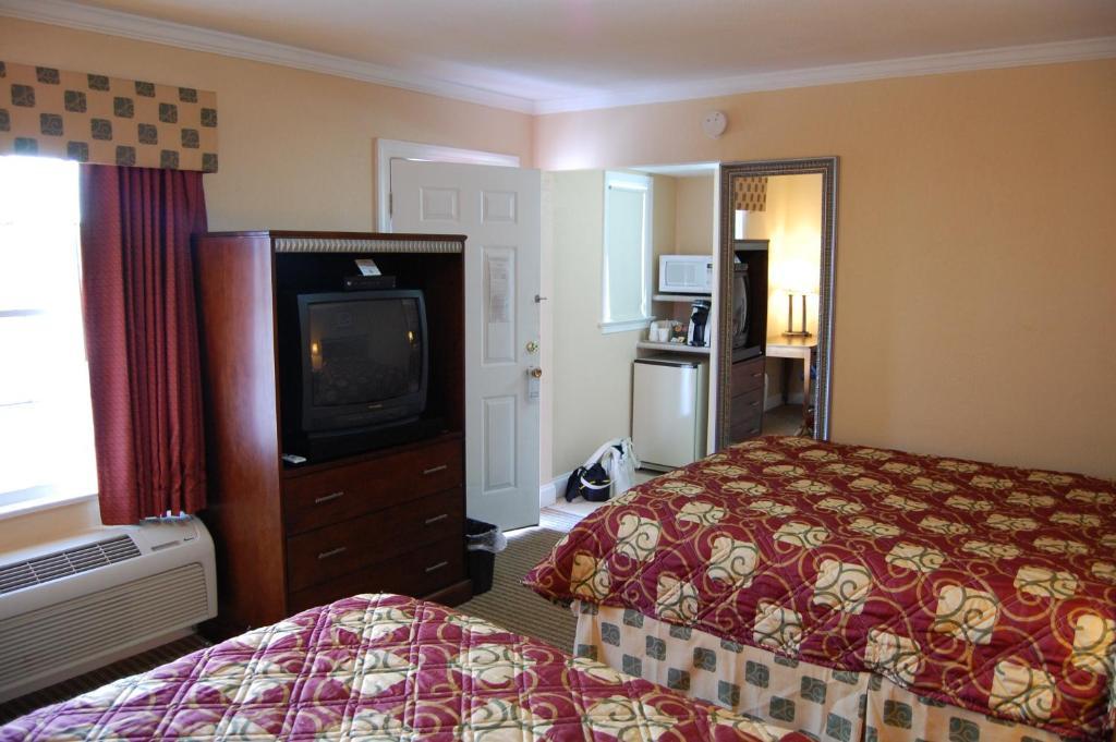 Towne Motel Alexandria Room photo